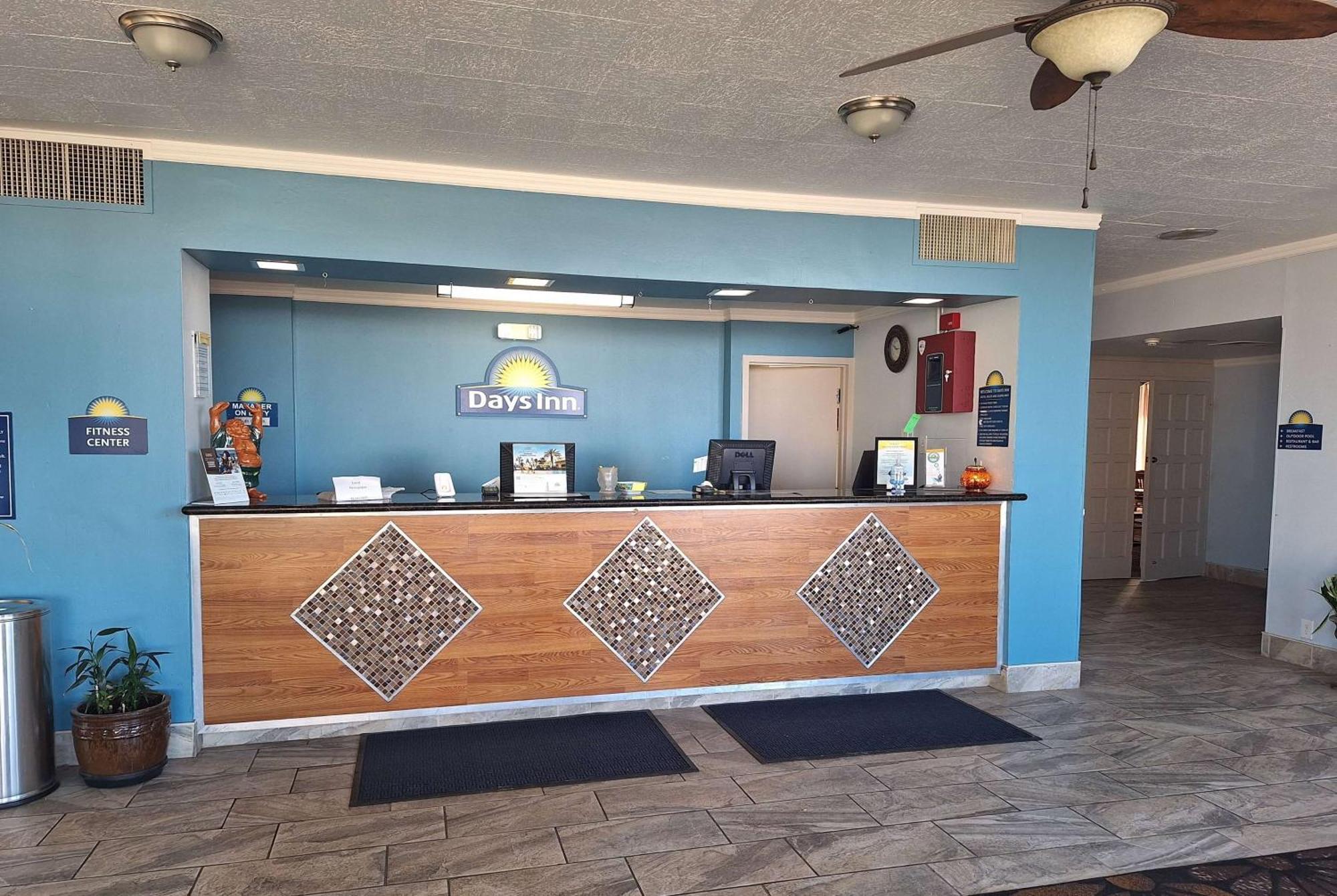 Days Inn By Wyndham Colorado City Exterior photo